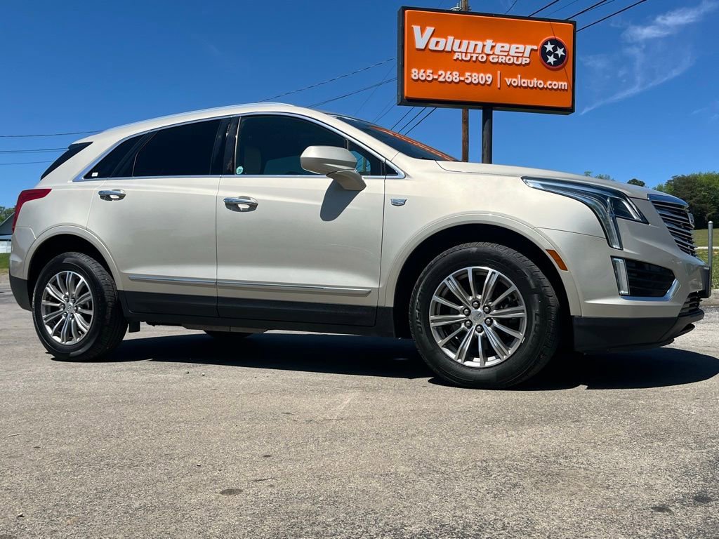 Used 2017 Cadillac XT5 Luxury w/ Driver Awareness Package AWD/4WD image 1