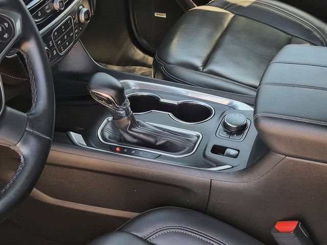 Certified 2023 Chevrolet Traverse LT w/ LT Premium Package AWD/4WD image 19