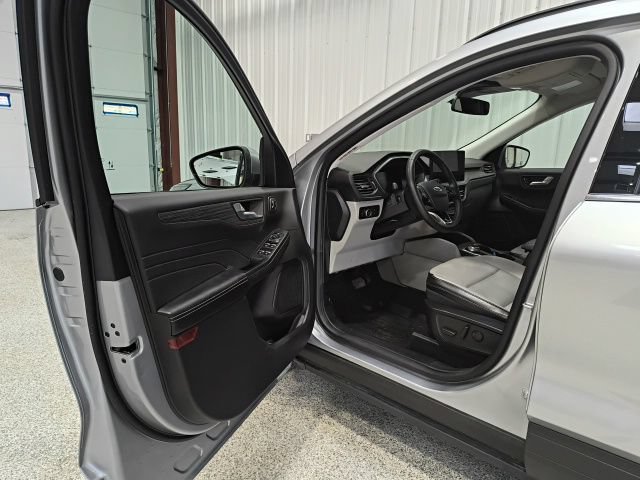 Used 2023 Ford Escape Platinum AWD/4WD image 12