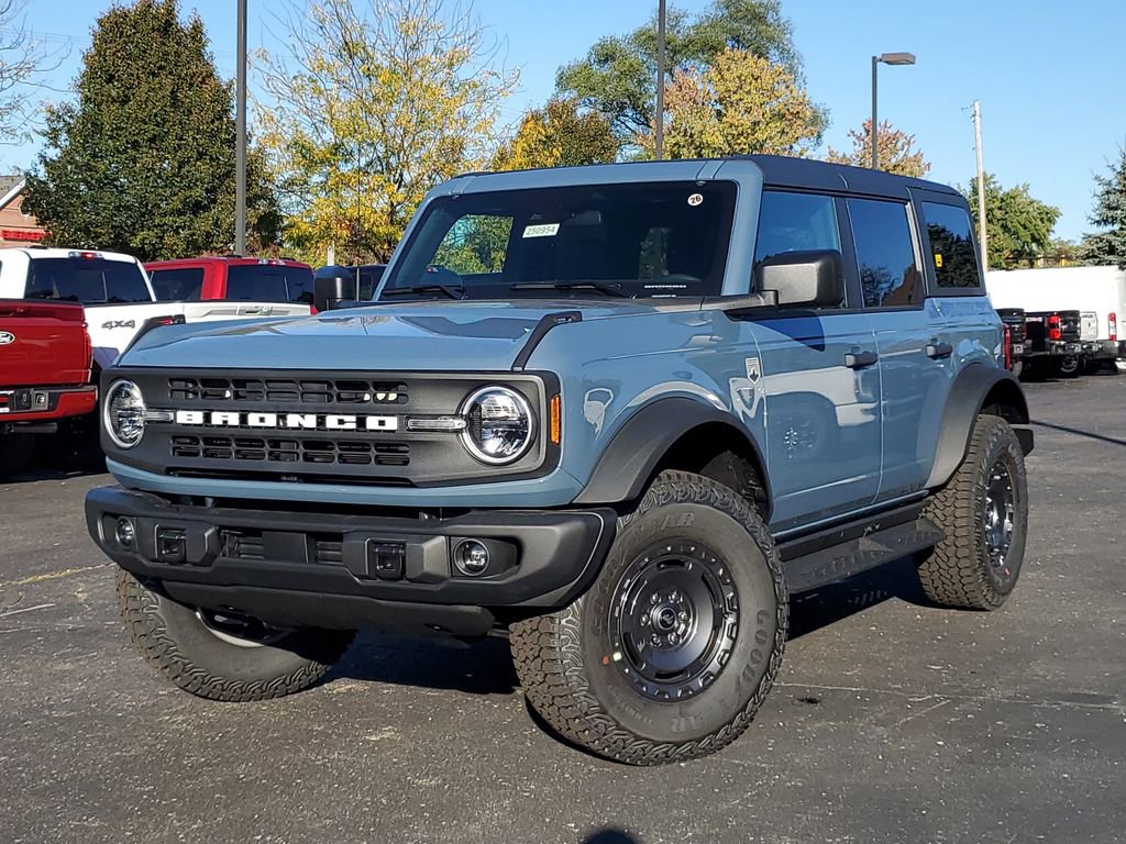 New 2025 Ford Bronco Big Bend w/ Black Diamond Package