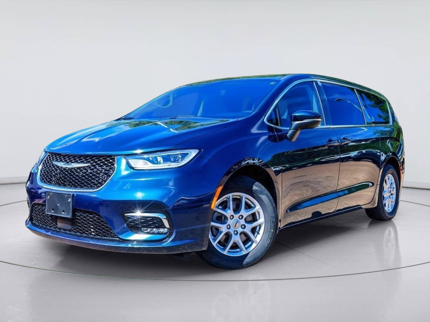 Used 2023 Chrysler Pacifica Touring-L