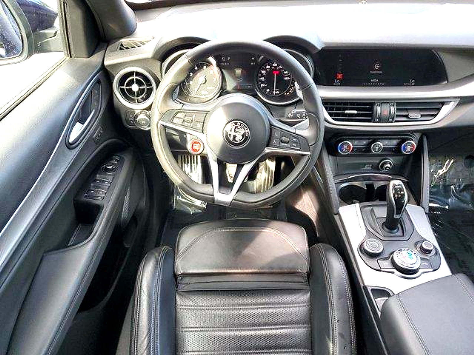 Used 2018 Alfa Romeo Stelvio Ti Sport AWD/4WD image 14