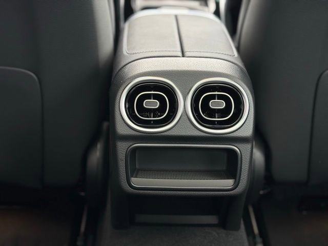 Certified 2025 Mercedes-Benz C 300 4MATIC Sedan image 42