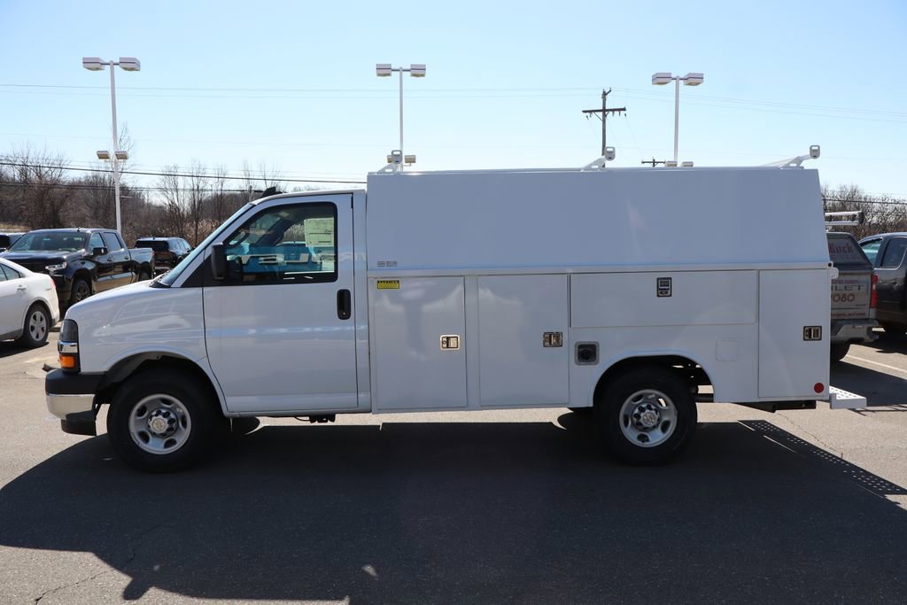 New 2026 Chevrolet Express 3500 w/ Power Convenience Package image 21