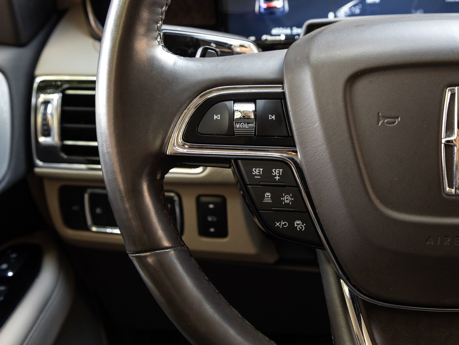 Used 2022 Lincoln Navigator L Reserve AWD/4WD image 16