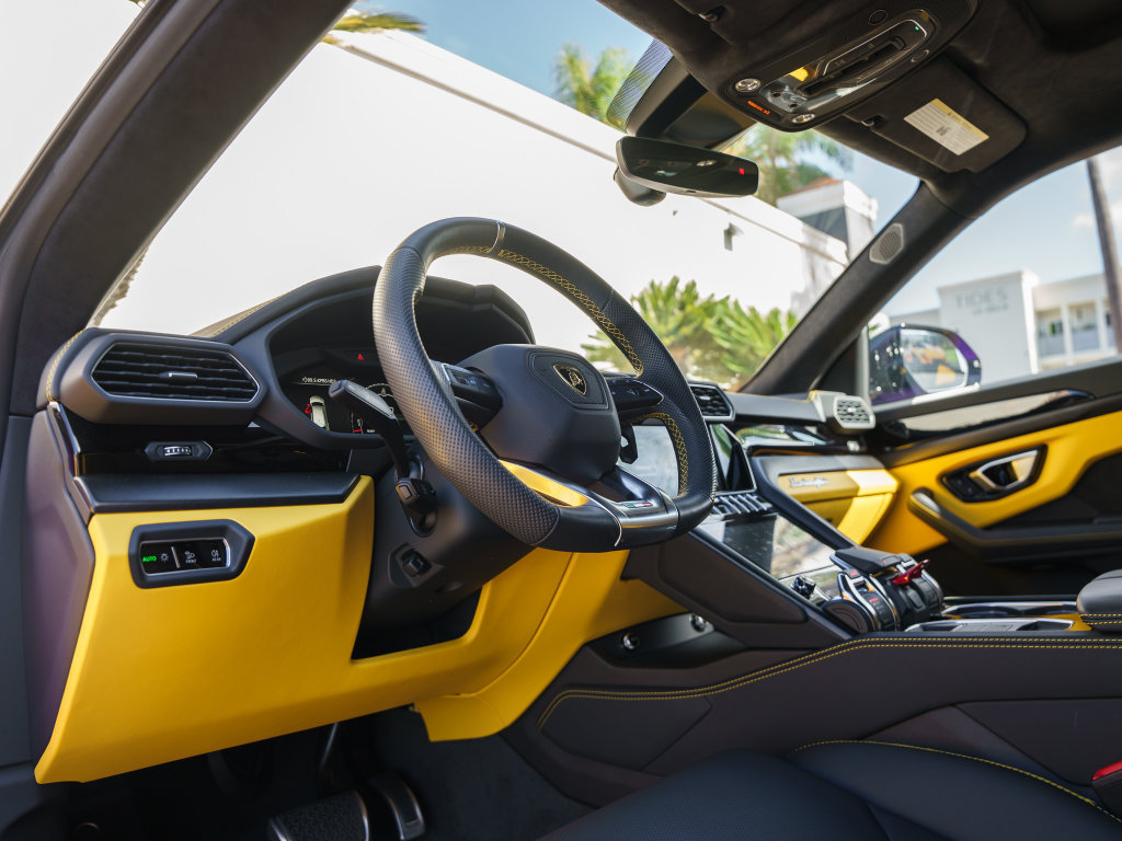 Used 2024 Lamborghini Urus S AWD/4WD image 15