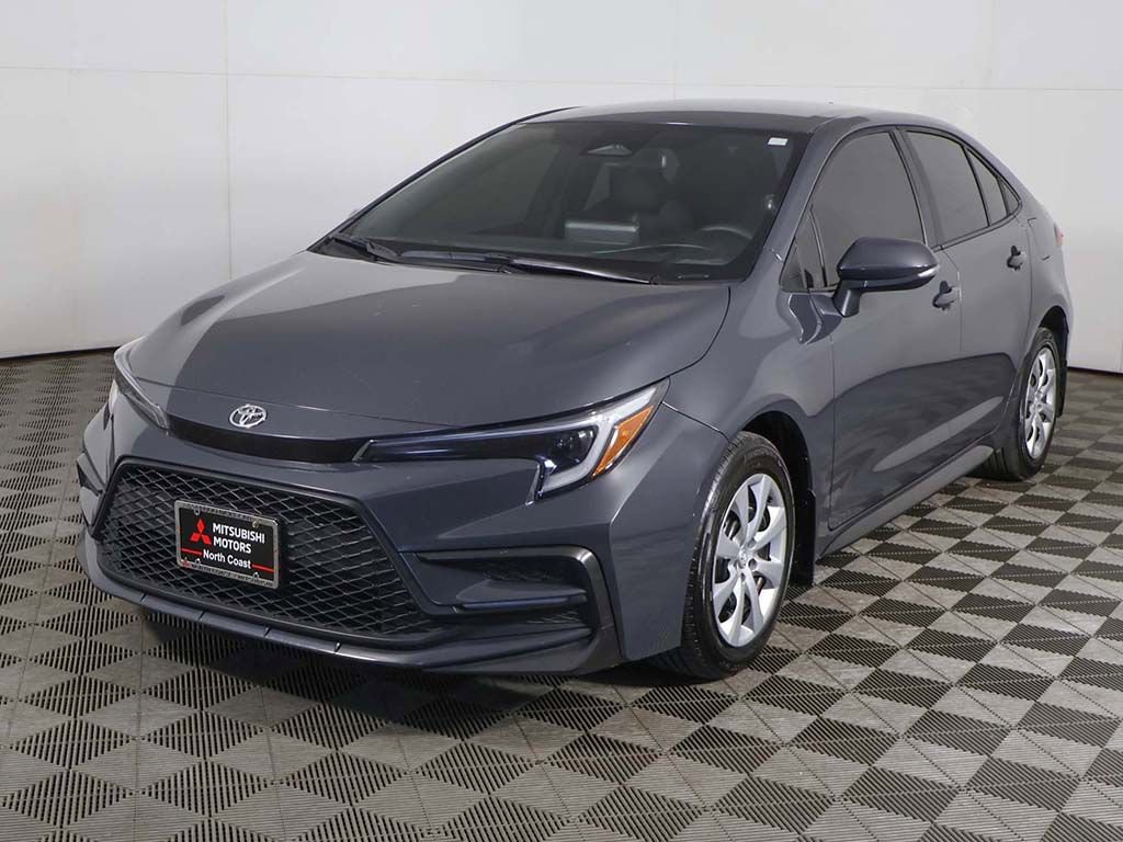 Used 2025 Toyota Corolla SE FWD image 5