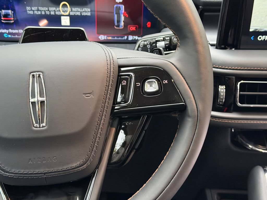 New 2026 Lincoln Aviator AWD image 17