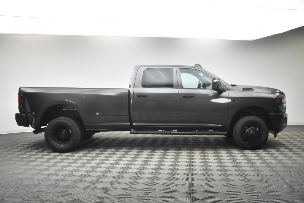 New 2026 RAM 3500 Tradesman AWD/4WD image 4