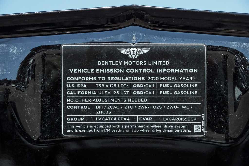 Used 2020 Bentley Bentayga AWD/4WD image 40