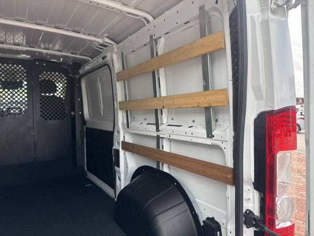 Used 2025 RAM ProMaster 2500 w/ U-Haul Equipment Group FWD image 27