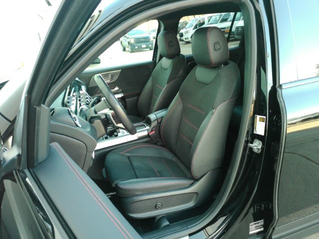 Used 2024 Mercedes-Benz GLB 250 image 6