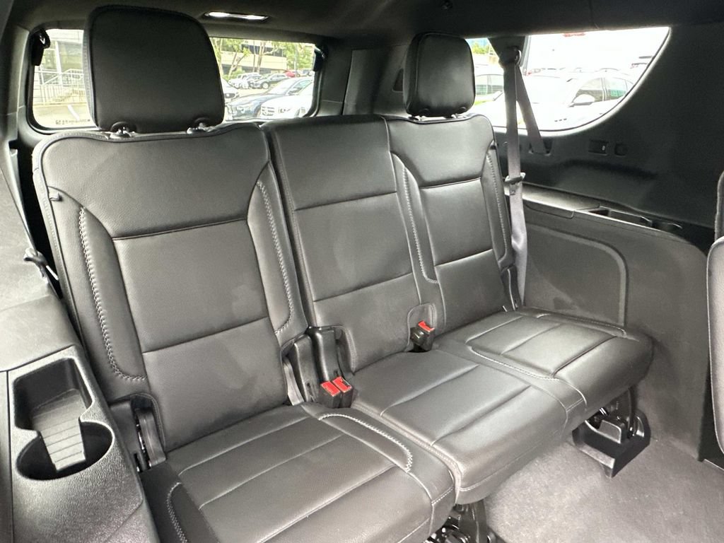 Used 2024 GMC Yukon XL Denali AWD/4WD image 17