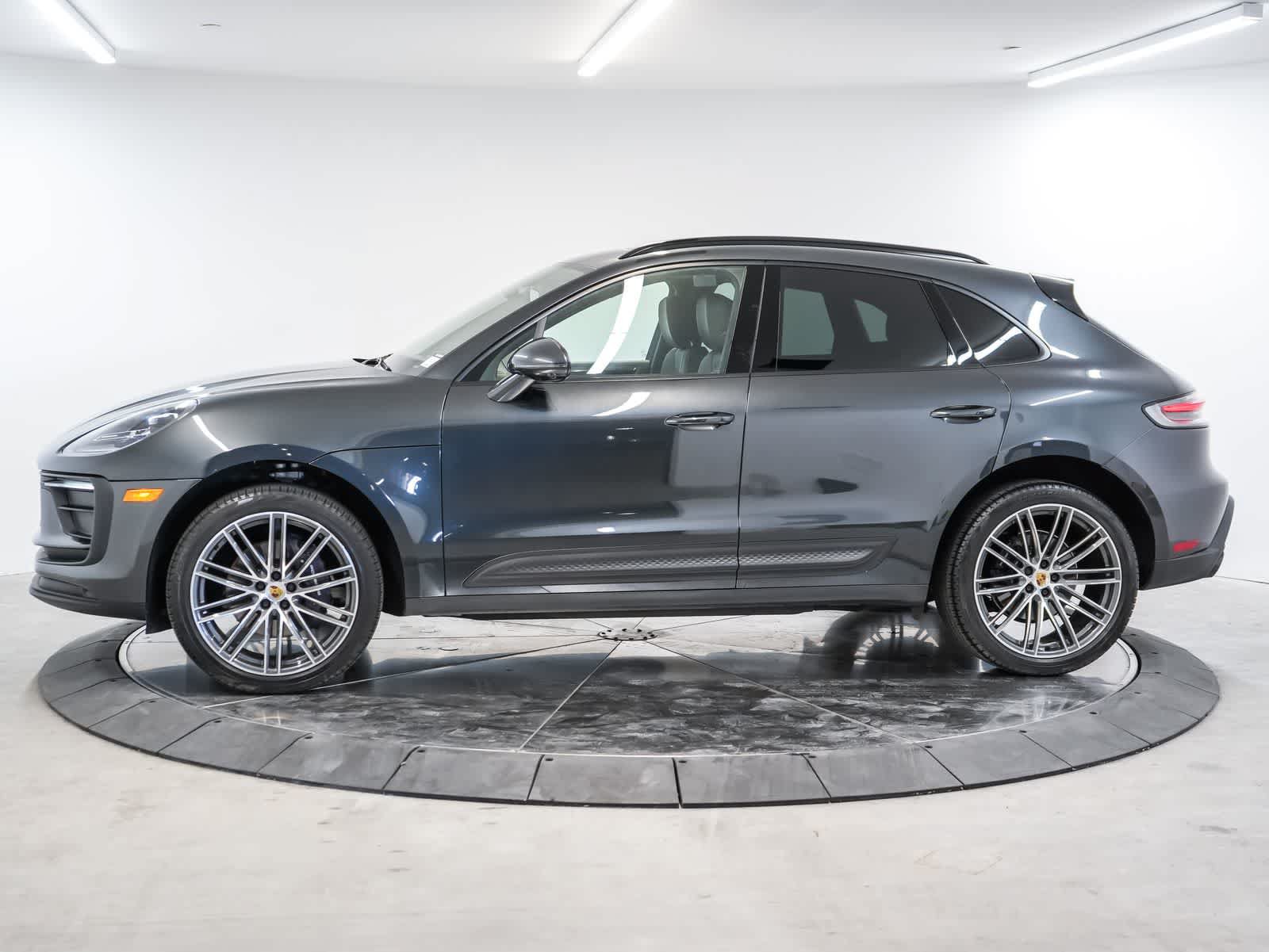 Certified 2024 Porsche Macan AWD/4WD image 2
