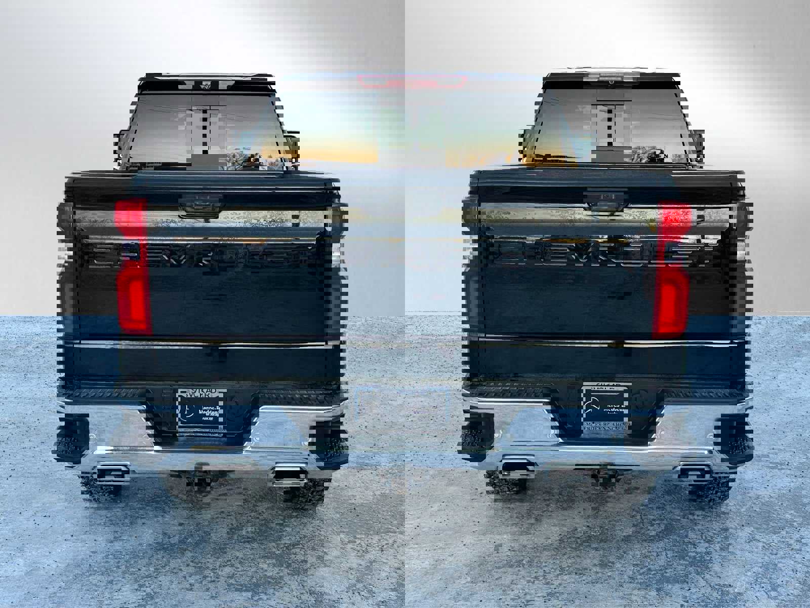 Used 2025 Chevrolet Silverado 1500 LTZ w/ LTZ Premium Package image 4