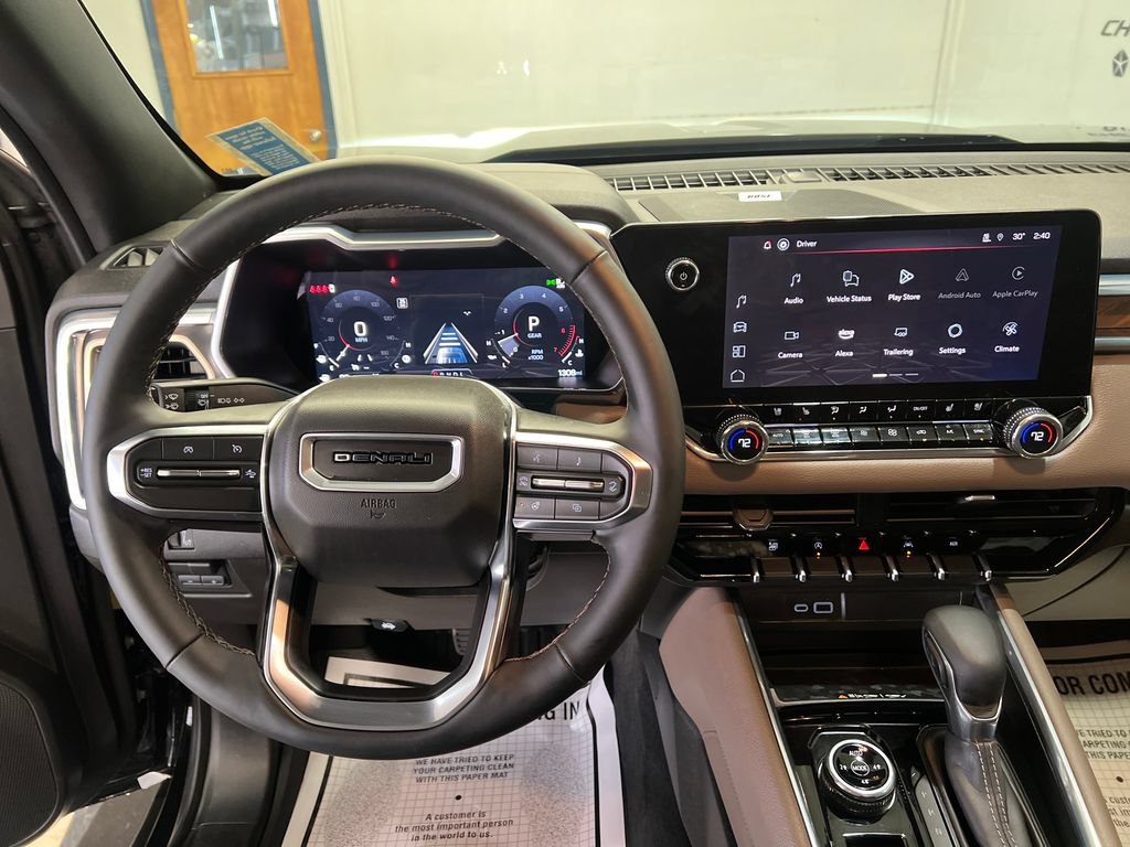 Used 2025 GMC Canyon Denali AWD/4WD image 26