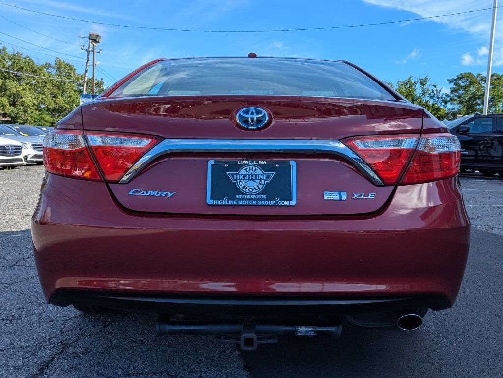 Used 2017 Toyota Camry XLE w/ Moonroof Package FWD image 10