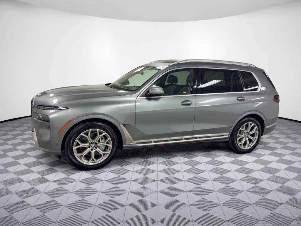 Used 2024 BMW X7 xDrive40i AWD/4WD image 2