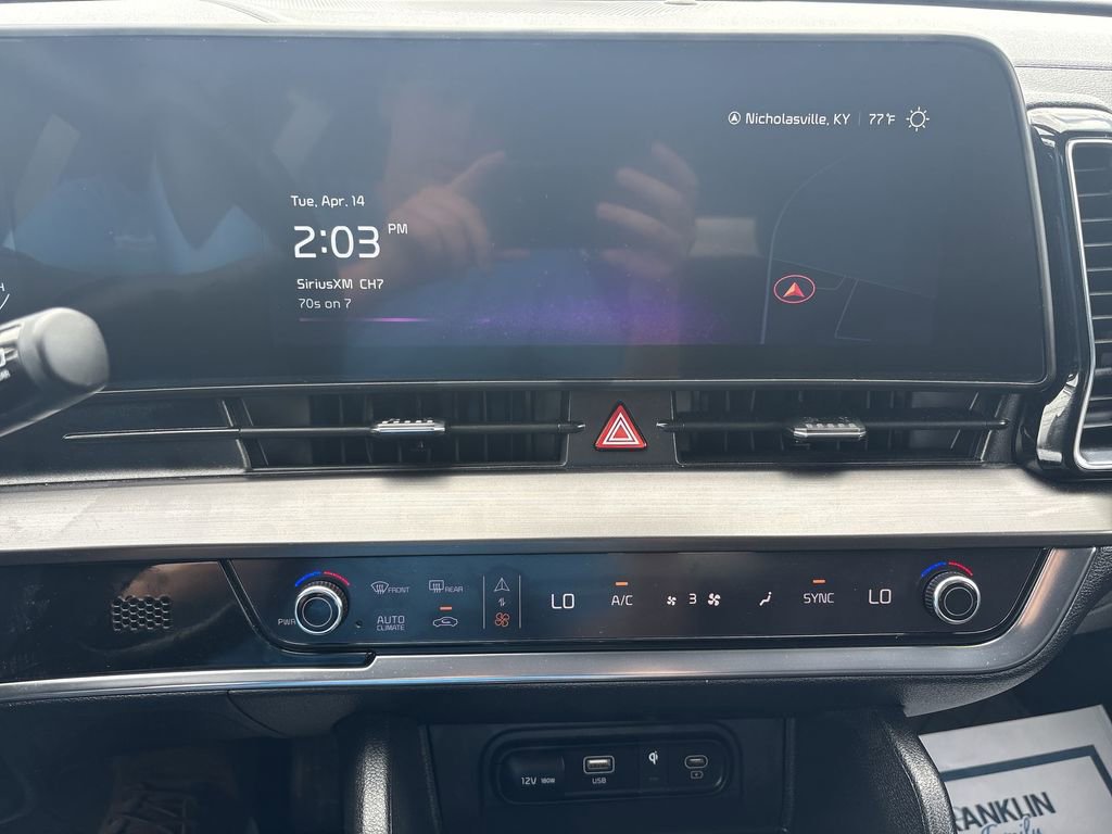 Used 2025 Kia Sportage EX w/ Premium Package FWD image 12