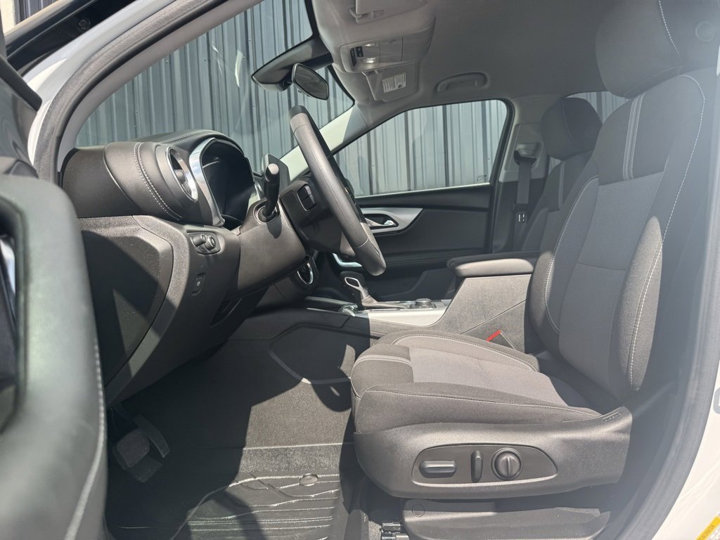 Used 2024 Chevrolet Blazer LT w/ Driver Confidence Package image 6