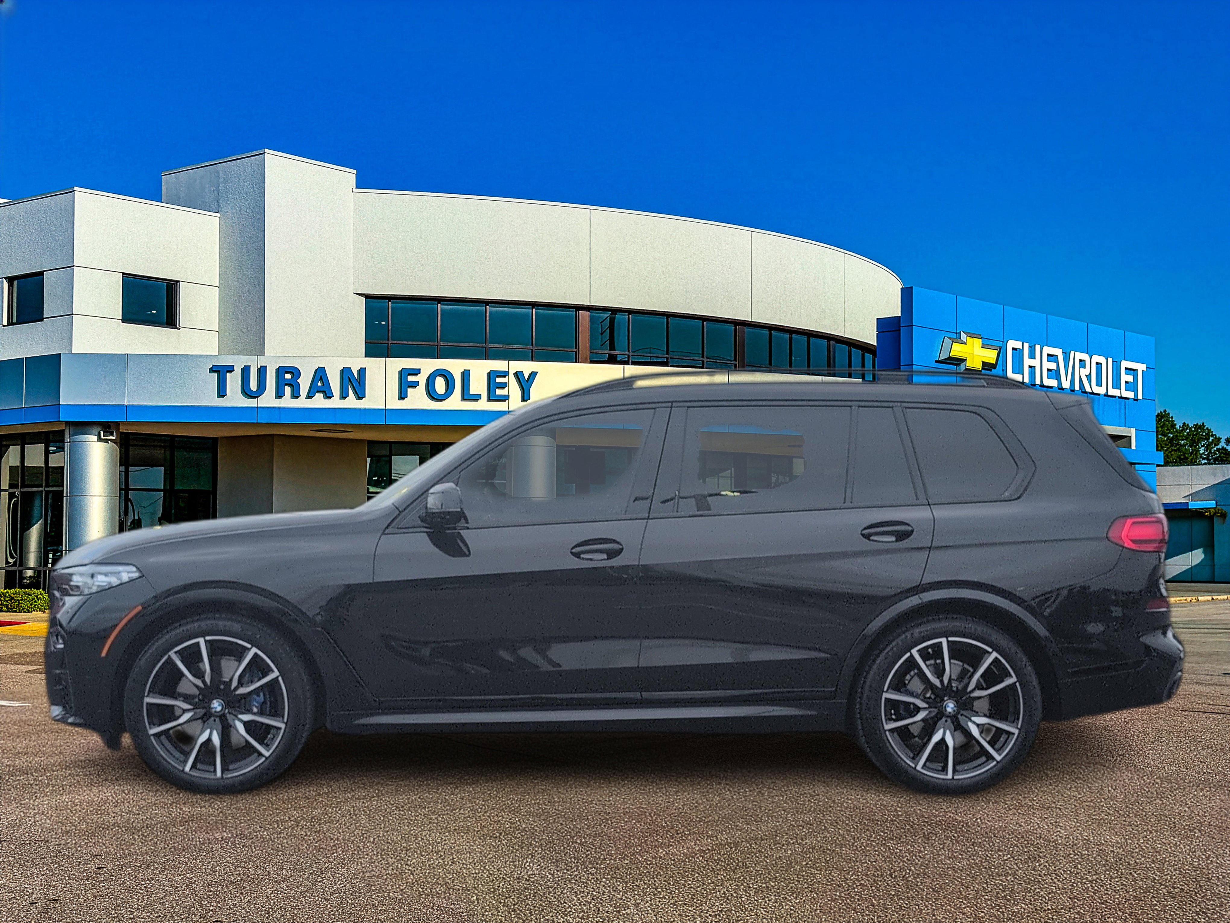 Used 2022 BMW X7 xDrive40i w/ M Sport Package AWD/4WD image 2