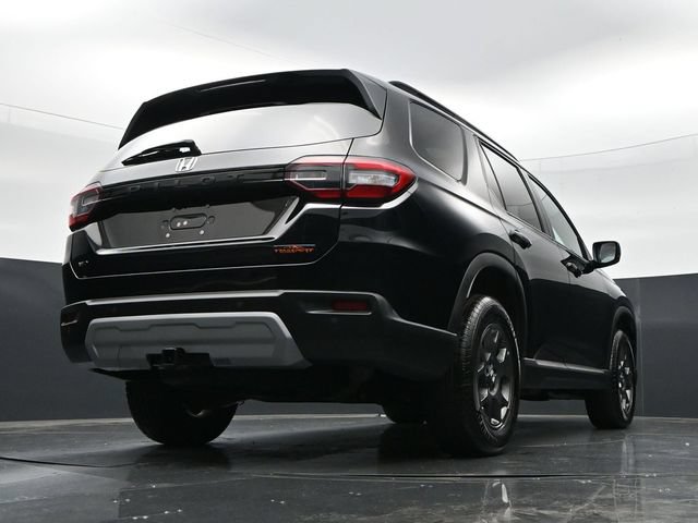 Used 2025 Honda Pilot TrailSport image 41