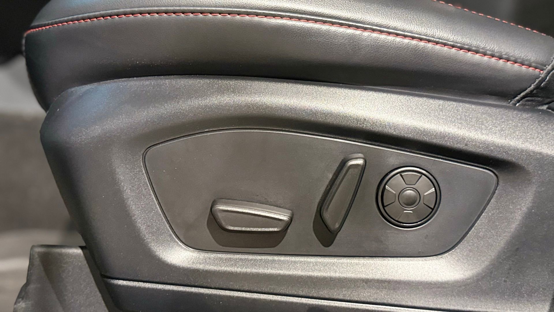 Used 2025 Ford Explorer ST w/ Sun And Sound Package image 49