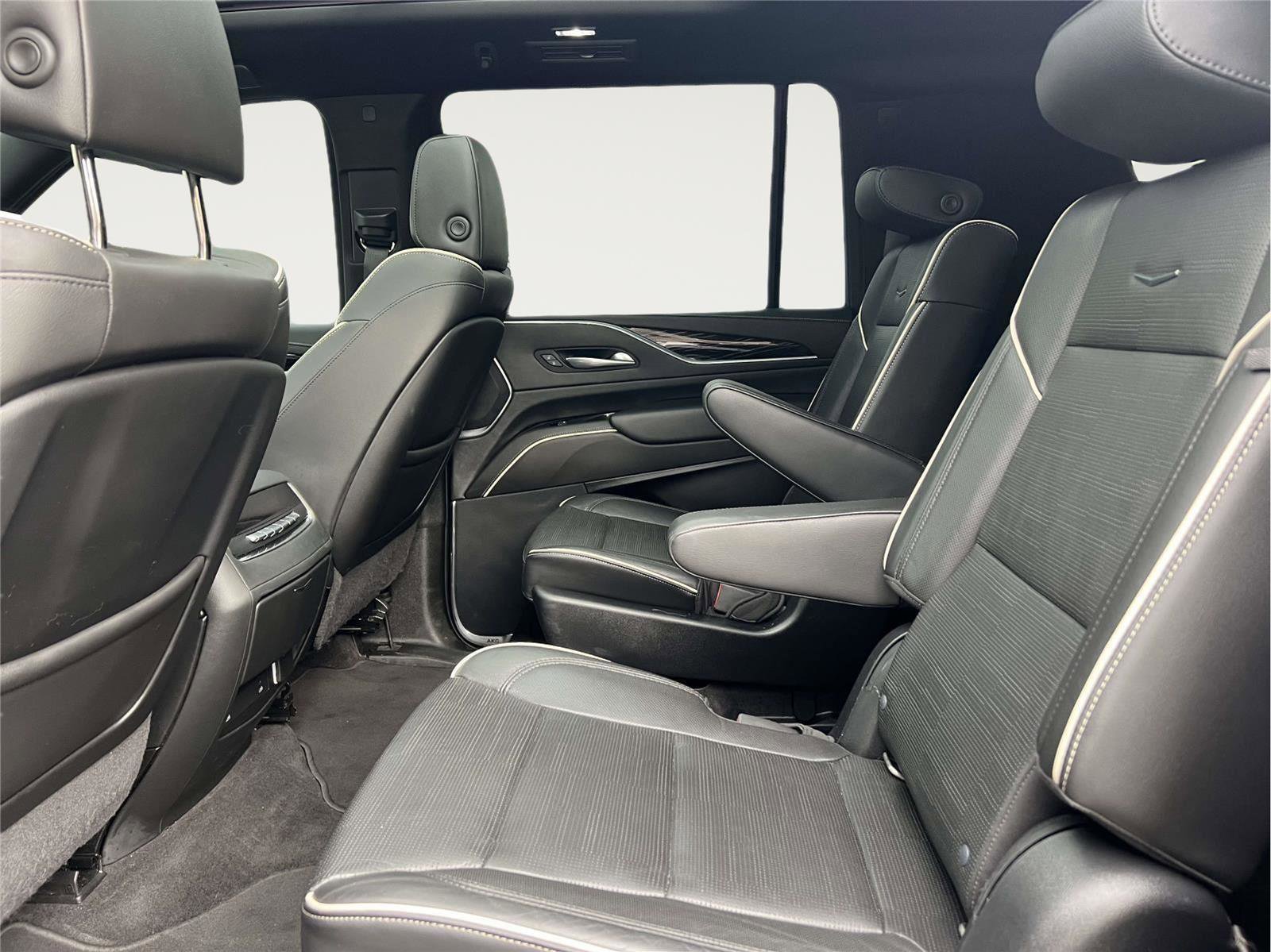 Used 2022 Cadillac Escalade ESV Sport image 13