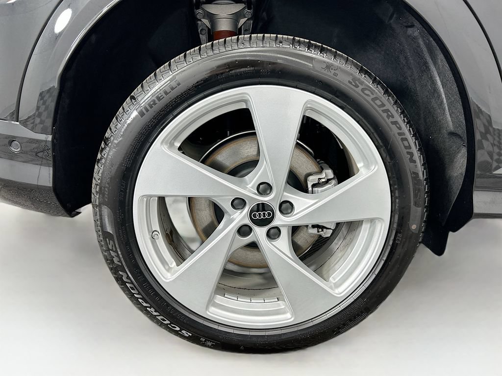 Used 2025 Audi Q5 Premium Plus AWD/4WD image 33
