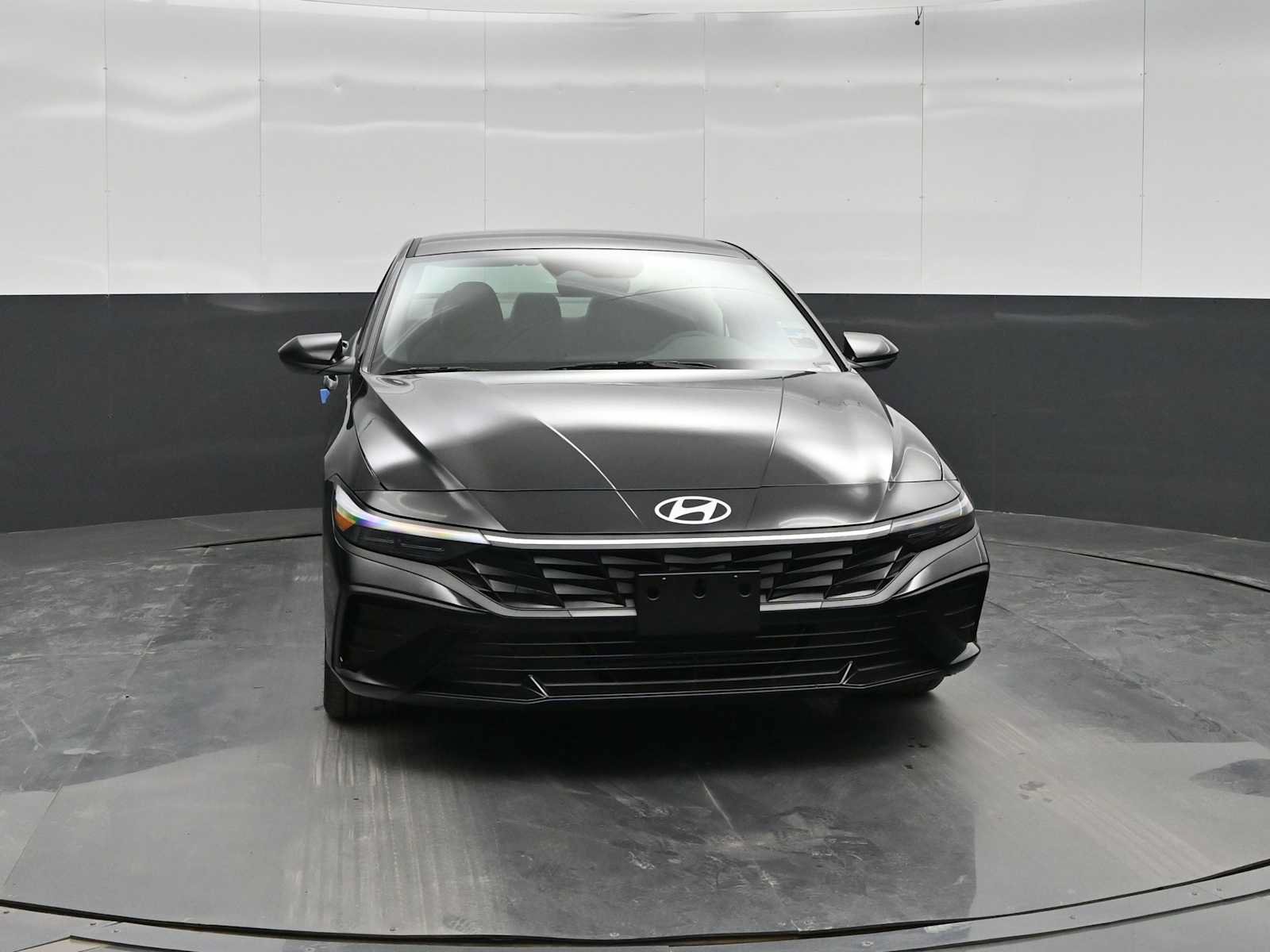 New 2026 Hyundai Elantra Sport FWD image 2