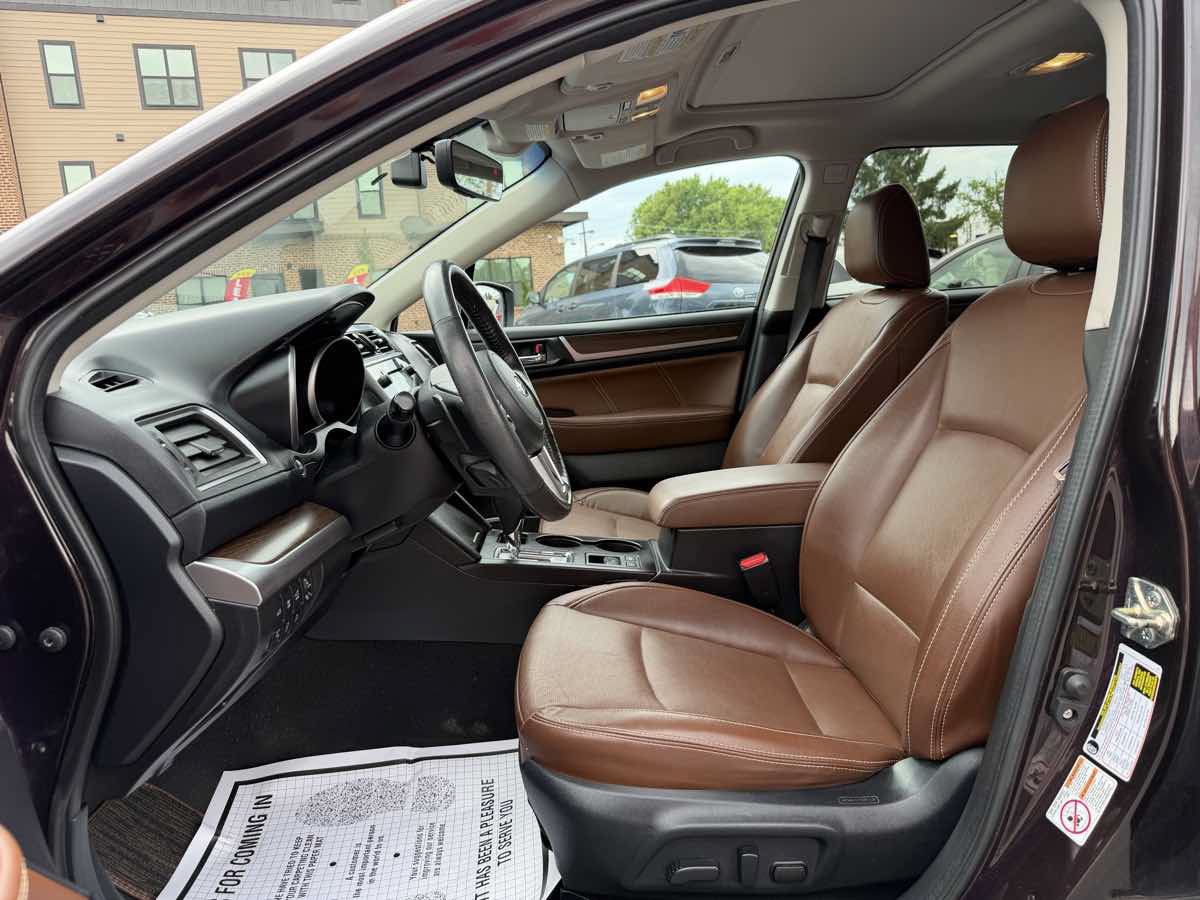 Used 2017 Subaru Outback 2.5i Touring AWD/4WD image 9