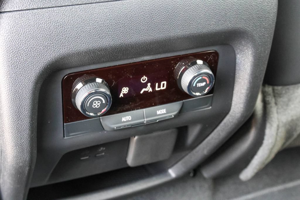 New 2026 Chevrolet Traverse LT w/ Sun and Wheel Package FWD image 15