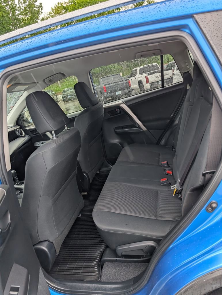 Used 2018 Toyota RAV4 LE w/ All Weather Liner Package AWD/4WD image 15