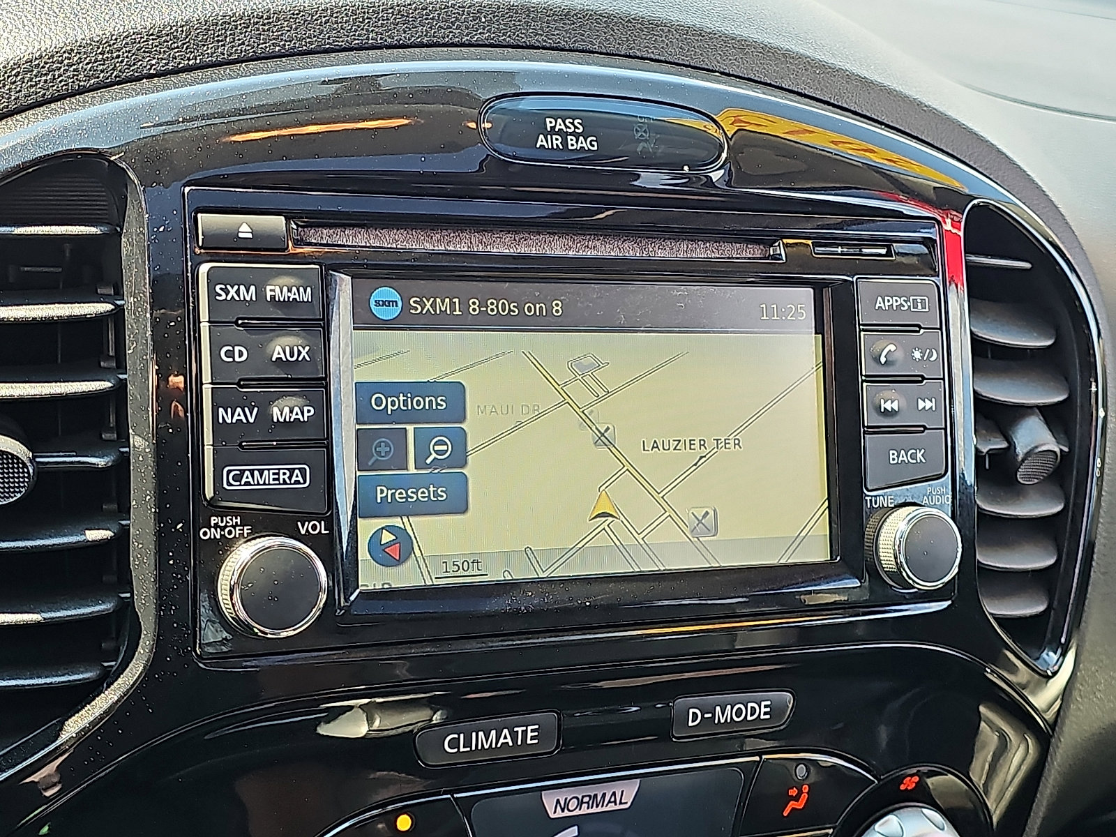 Used 2015 Nissan Juke SL image 17