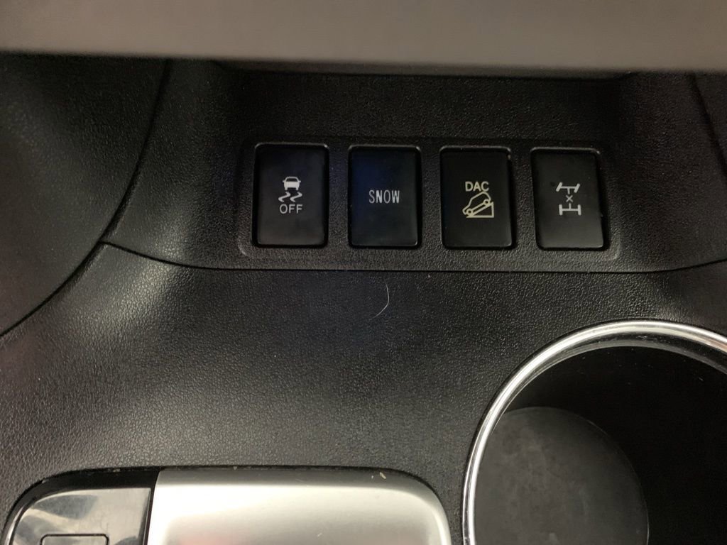 Used 2015 Toyota Highlander Limited image 31