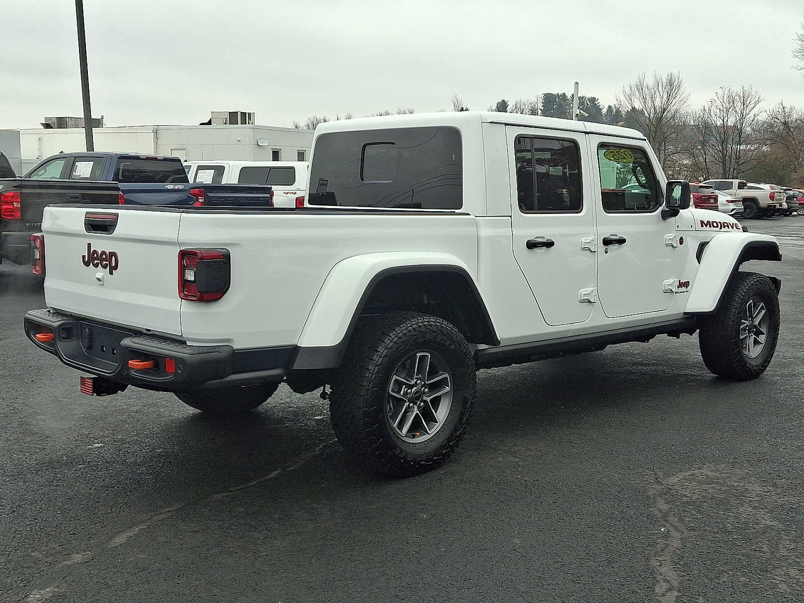 Used 2025 Jeep Gladiator Mojave AWD/4WD image 6
