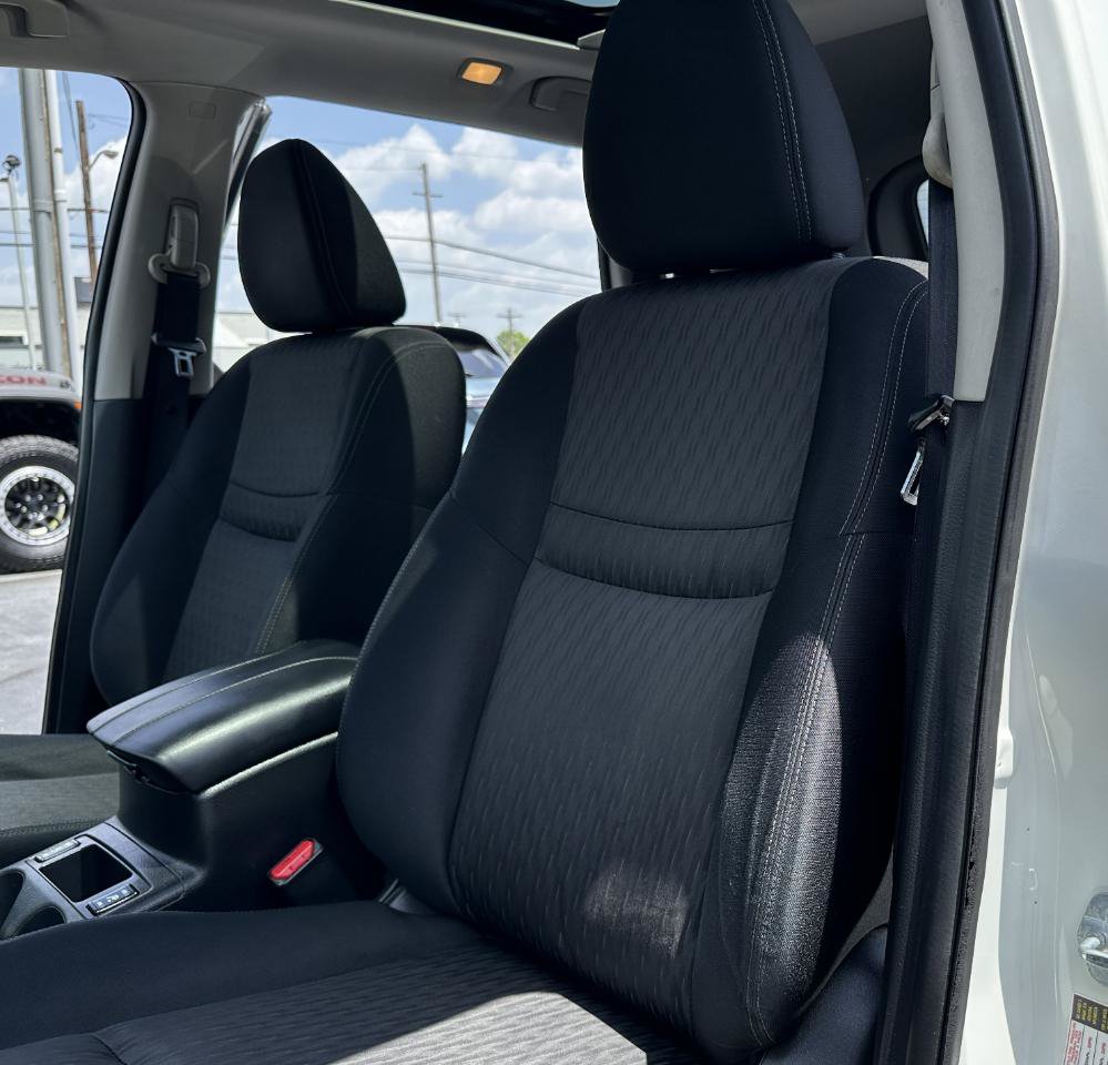 Used 2017 Nissan Rogue SV AWD/4WD image 29