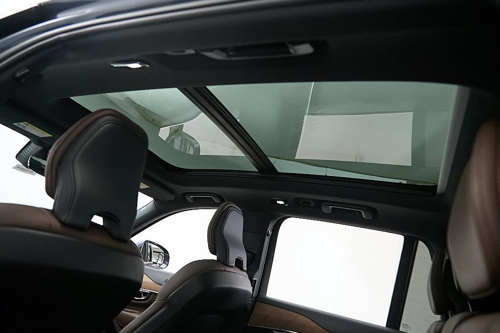 Certified 2023 Volvo XC90 B6 Plus w/ Protection Package Premier AWD/4WD image 20