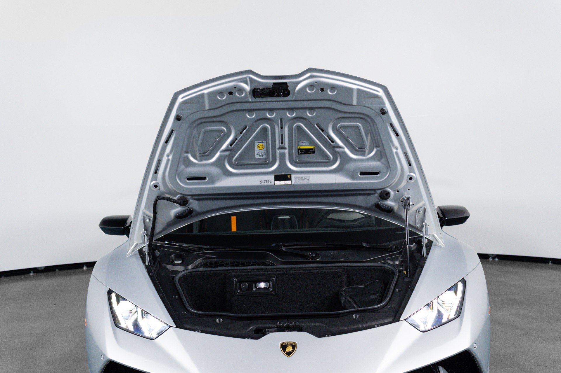 Used 2018 Lamborghini Huracan Performante AWD/4WD image 71