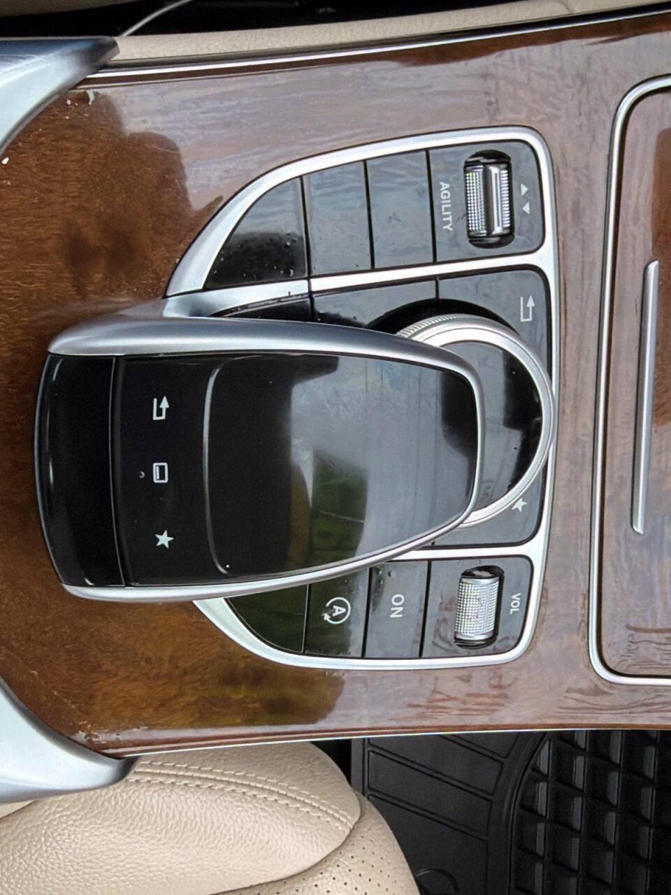Used 2015 Mercedes-Benz C 300 4MATIC Sedan image 28