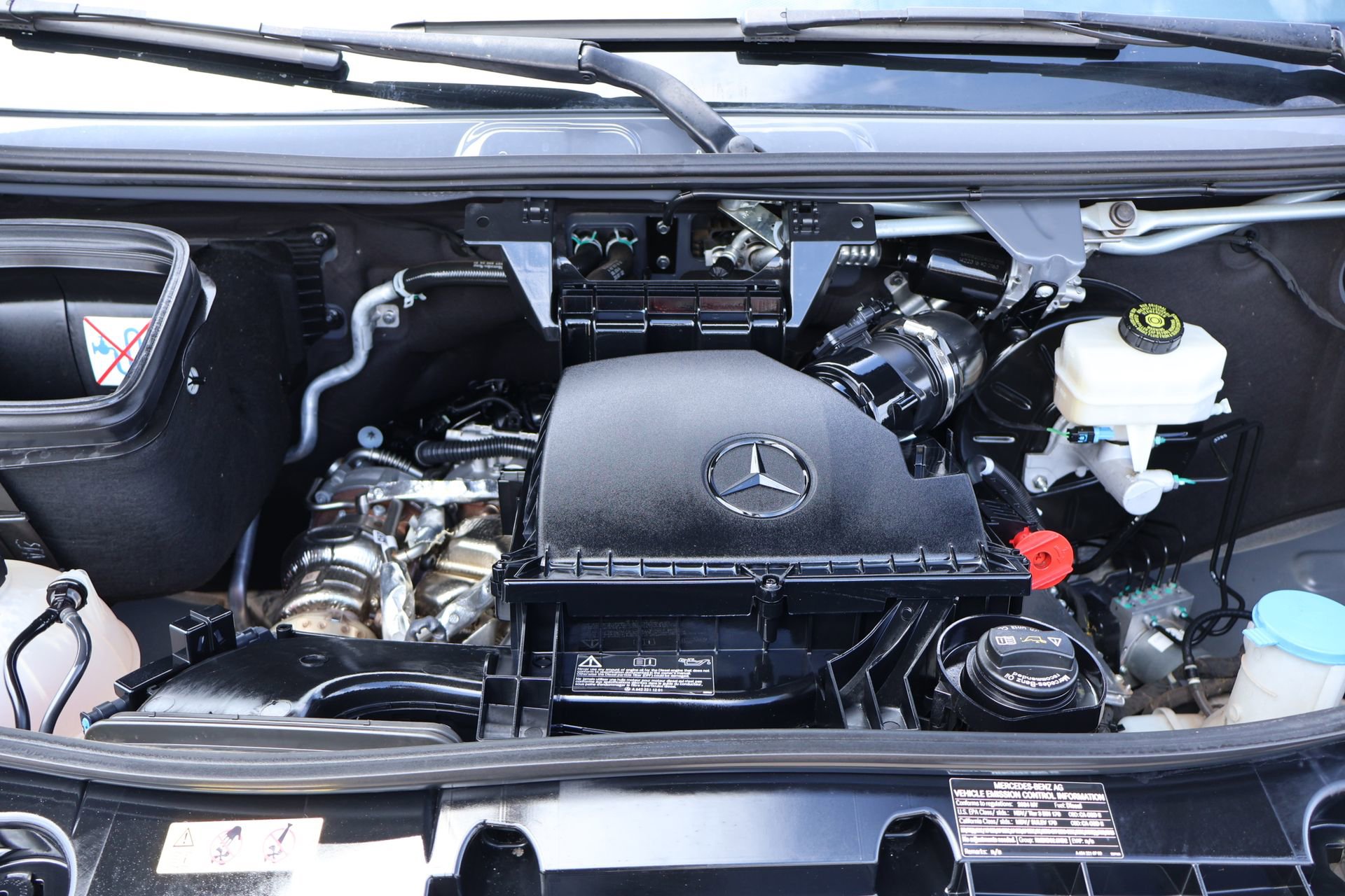 Used 2024 Mercedes-Benz Sprinter 2500 image 16