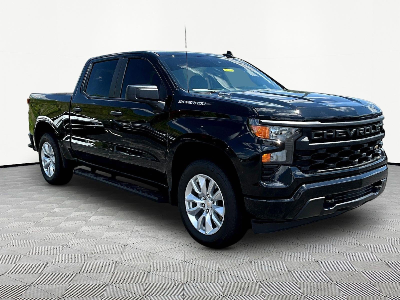 Used 2024 Chevrolet Silverado 1500 Custom AWD/4WD image 3