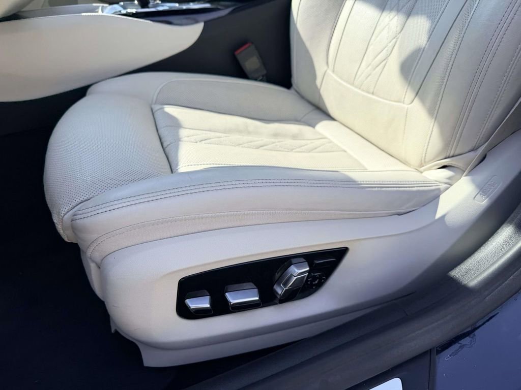 Used 2019 BMW 540i xDrive image 18