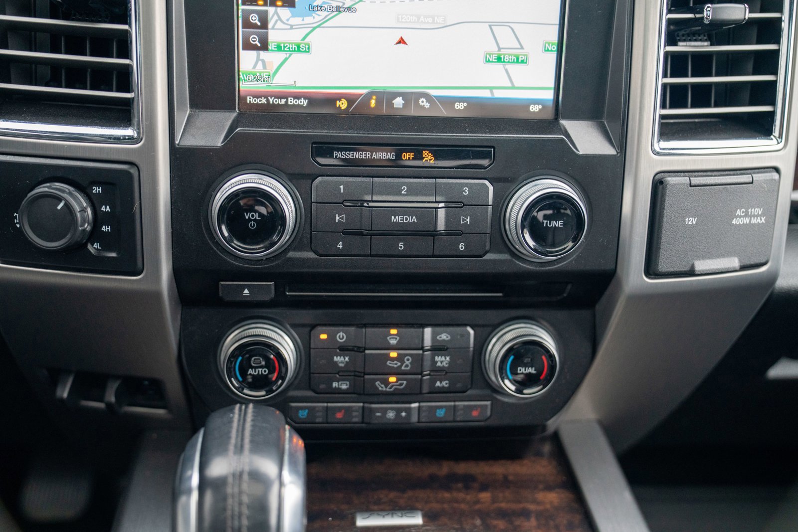 Used 2015 Ford F150 Platinum w/ Technology Package image 18