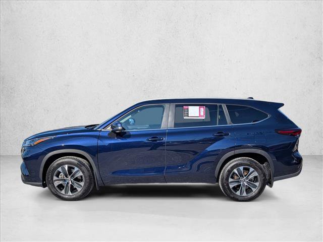 Used 2025 Toyota Highlander XLE image 9