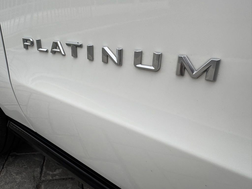 Used 2025 Ford Expedition Platinum w/ Platinum Ultimate Package AWD/4WD image 5