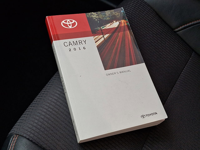 Used 2016 Toyota Camry SE FWD image 23