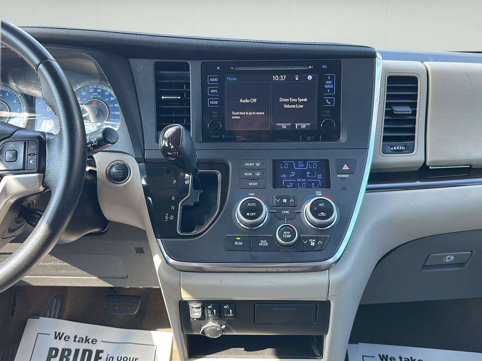 Used 2017 Toyota Sienna XLE w/ XLE Navigation Package FWD image 16