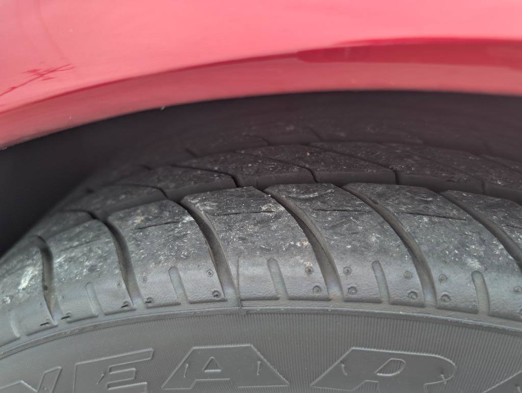 Used 2000 Chevrolet Corvette Coupe w/ Roof Pkg RWD image 12