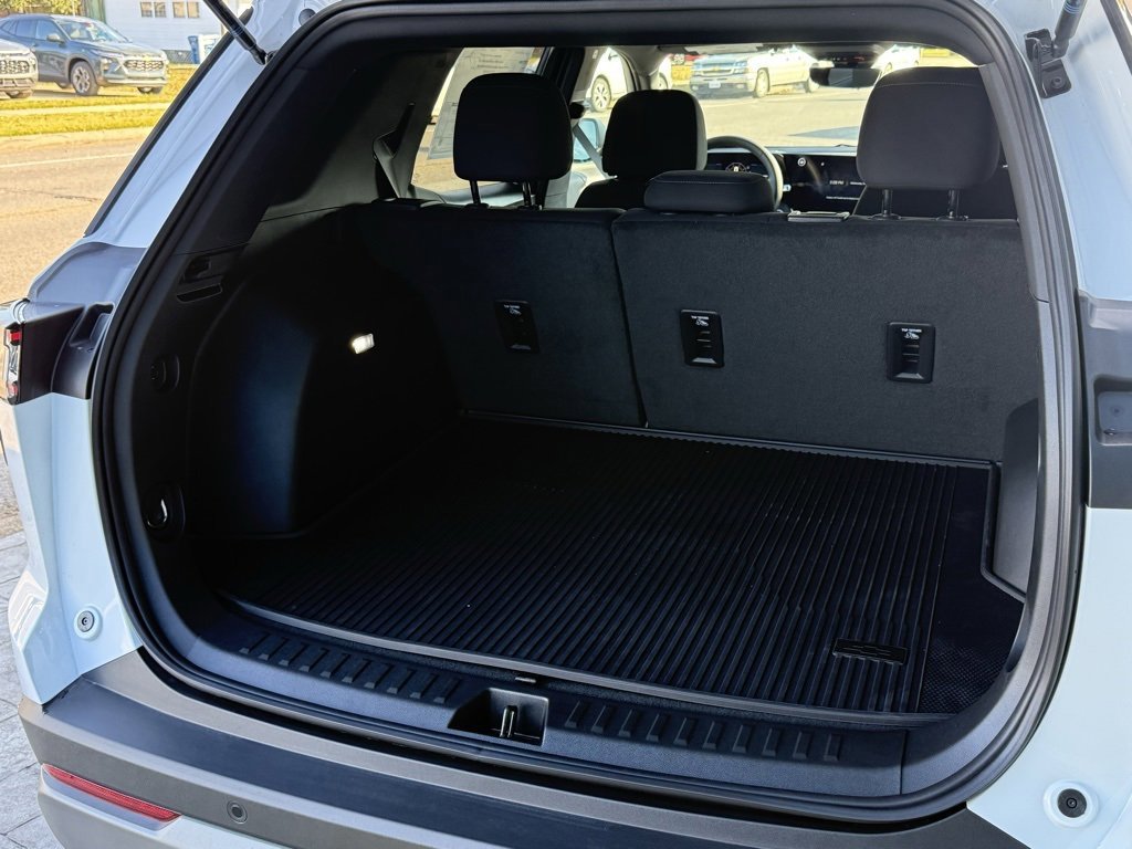 New 2026 Chevrolet Equinox LT w/ Safety and Technology Package image 36